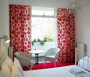 Отель Bed And Breakfast Амстердам